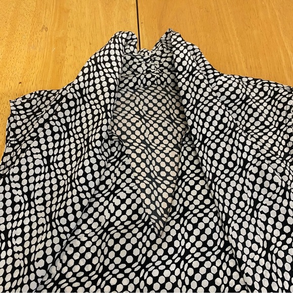 The jones Group Women Black/white Sleeveless Blouse Size Medium - Picture 8 of 10